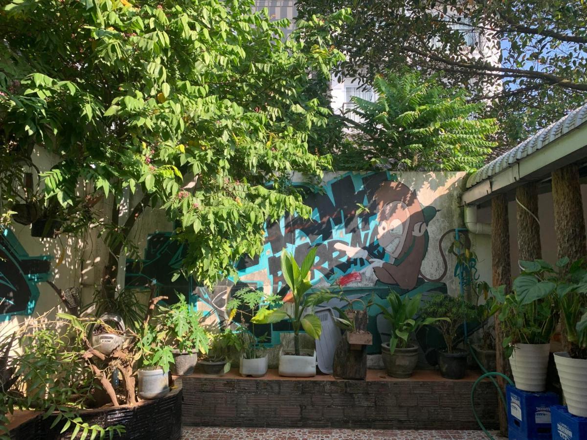 Vang Vieng Lily Backpackers Hostel Exterior photo