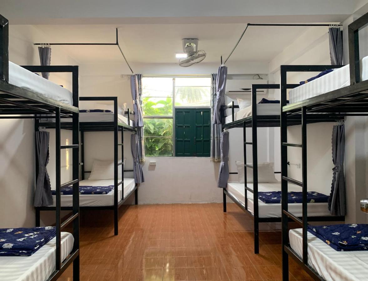 Vang Vieng Lily Backpackers Hostel Exterior photo