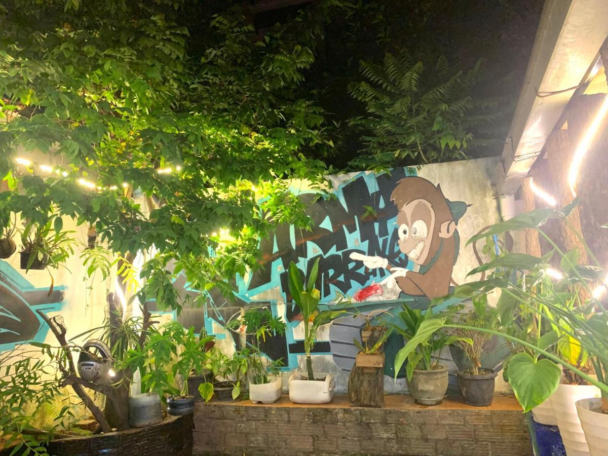 Vang Vieng Lily Backpackers Hostel Exterior photo