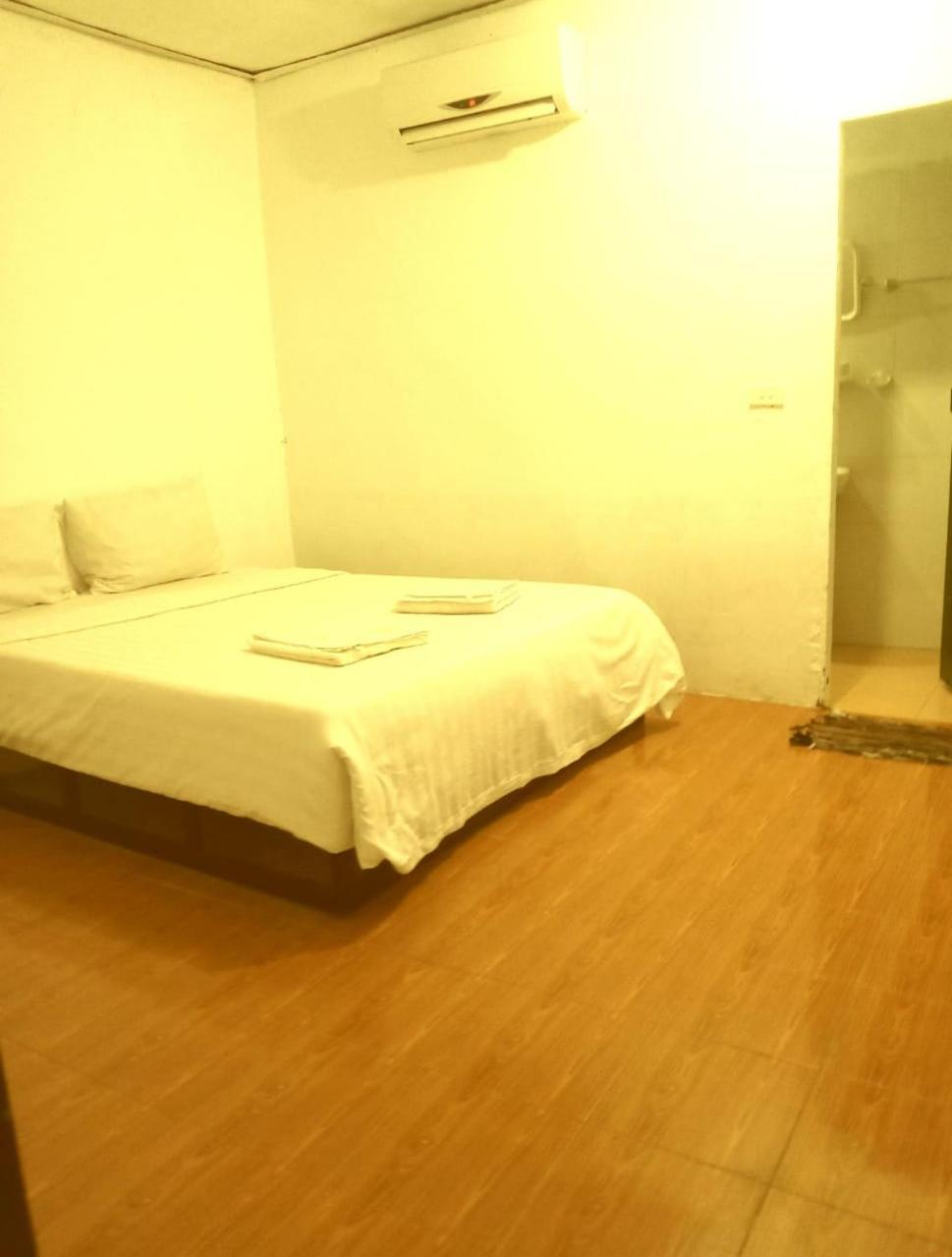 Vang Vieng Lily Backpackers Hostel Exterior photo