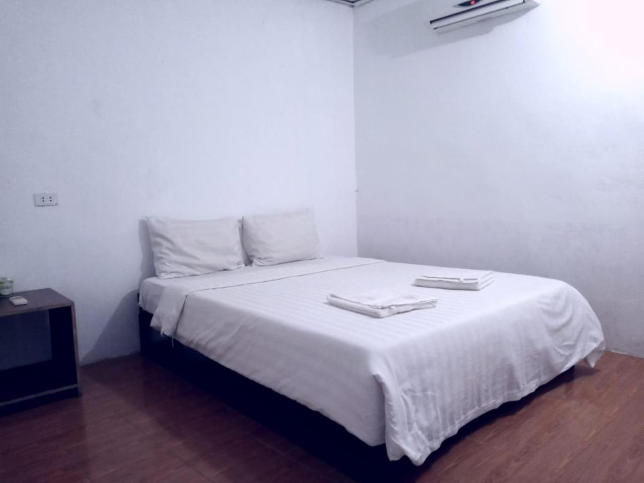 Vang Vieng Lily Backpackers Hostel Exterior photo